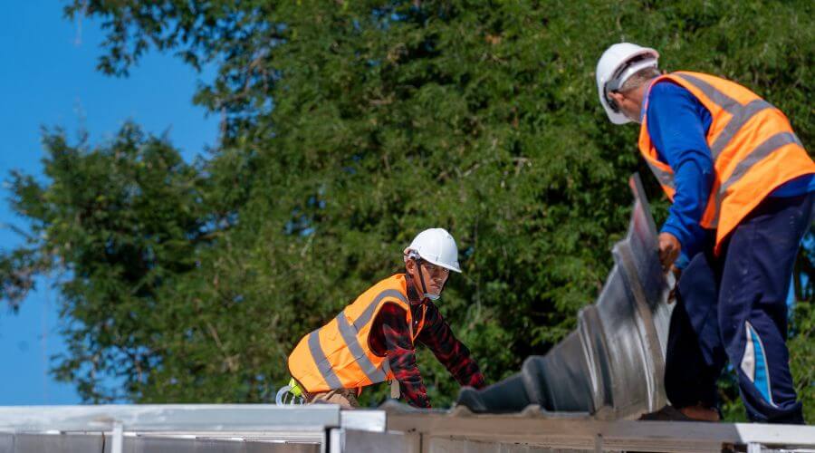 Professional gutter cleaning in Roca, NE